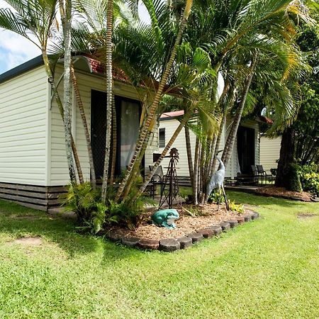 Sarina Palms Caravan And Cabins Village Buitenkant foto