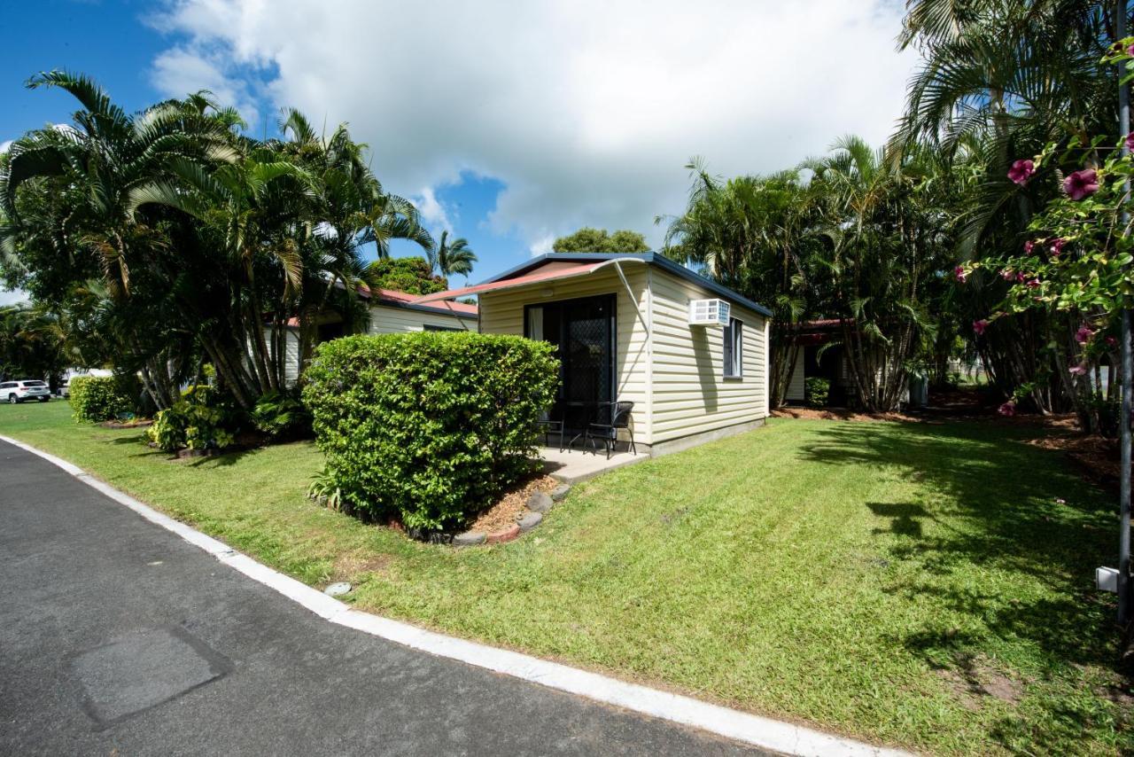 Sarina Palms Caravan And Cabins Village Buitenkant foto